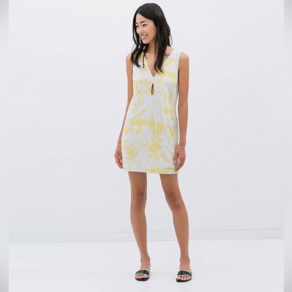 Zara Collection W/B Shift Keyhole Mini Dress White/ Yellow Palm Tree size Medium - Picture 2 of 8